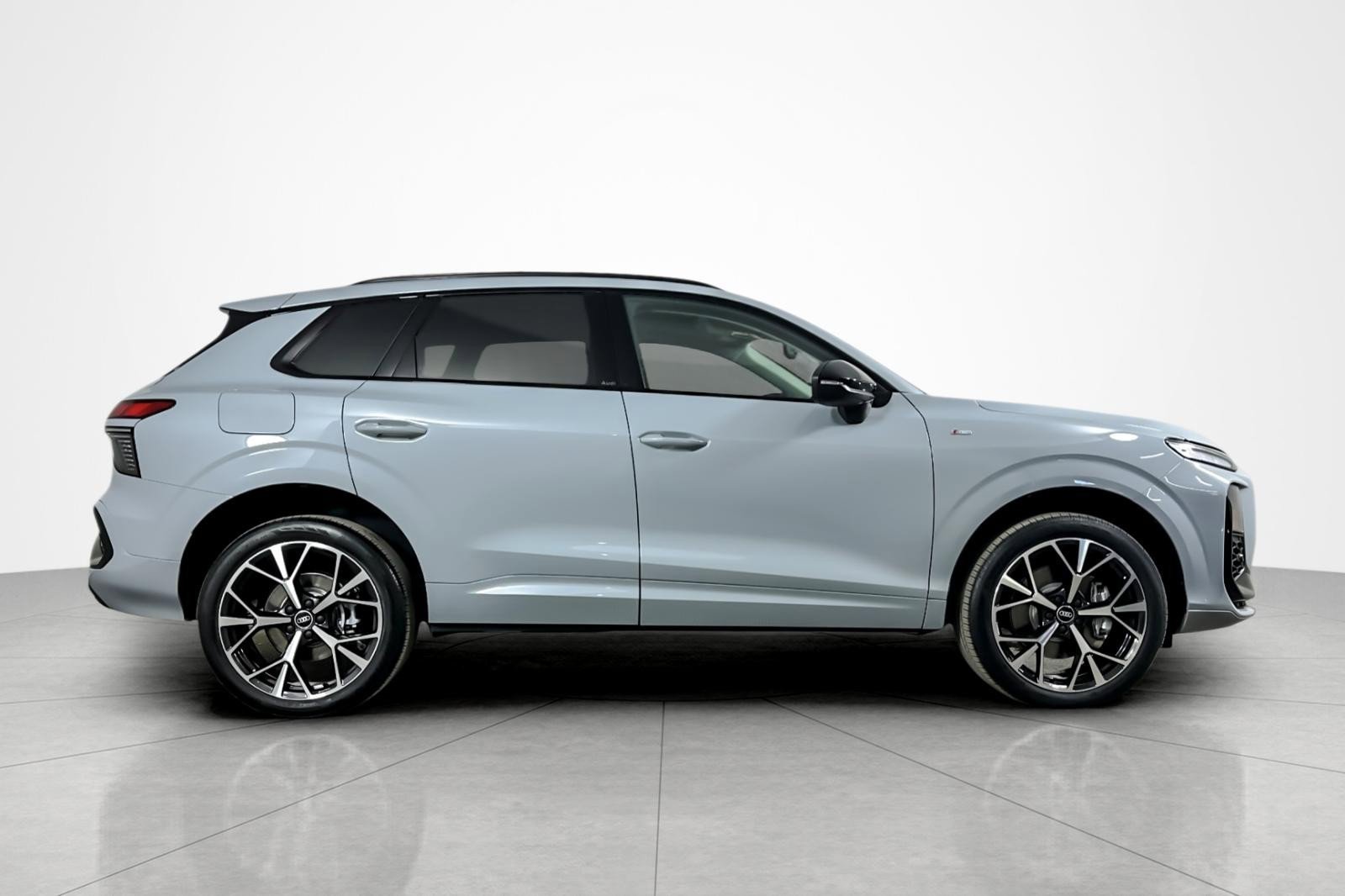 New 2026 Audi Q3 quattro 2.0T AWD/4WD image 7