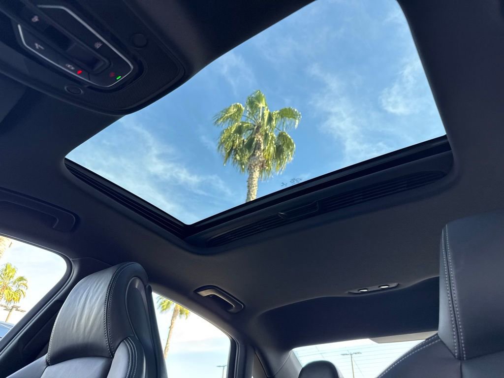 Used 2023 Audi S4 Premium Plus w/ Premium Plus Package image 2