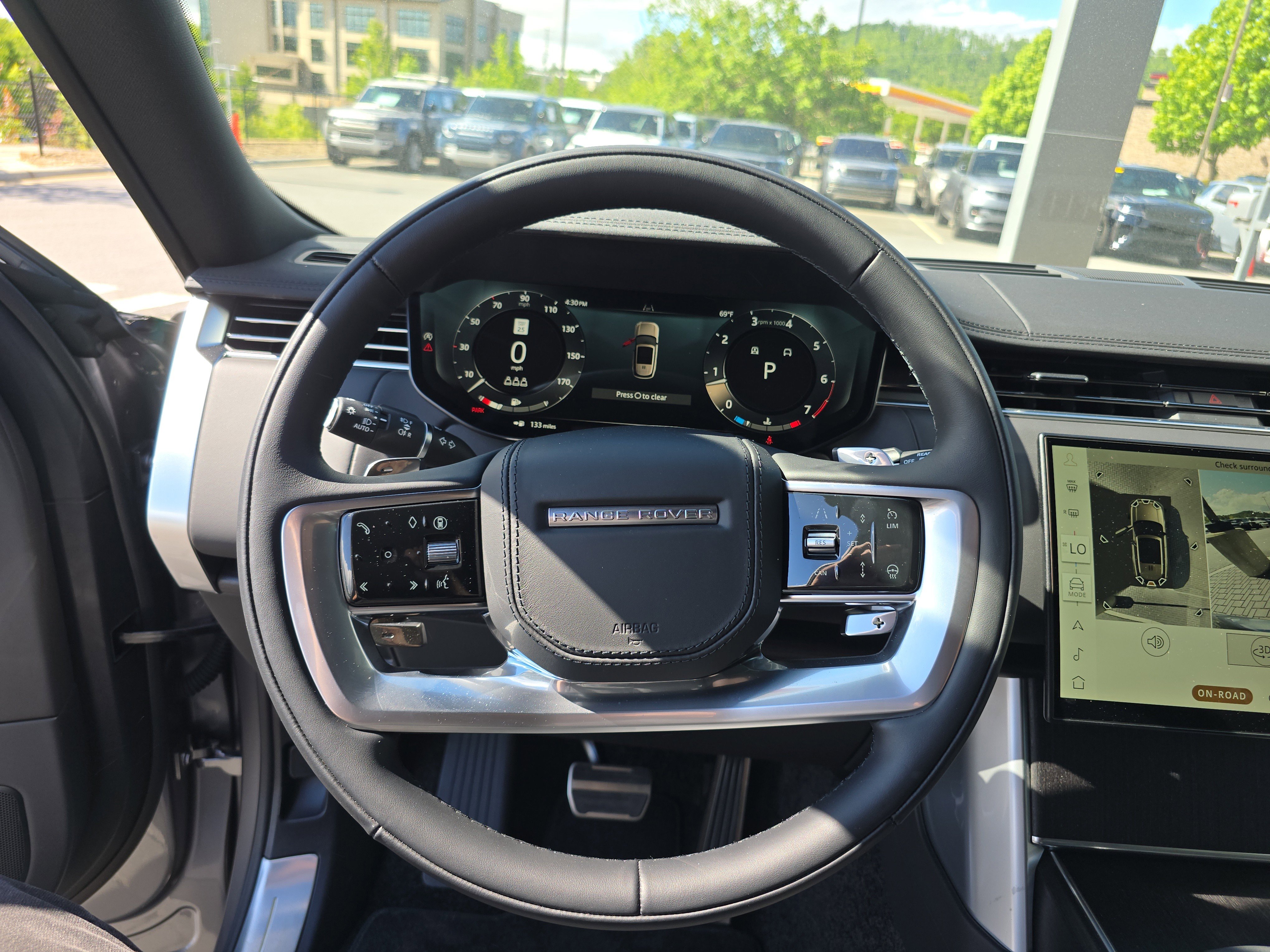 Certified 2026 Land Rover Range Rover SE AWD/4WD image 28