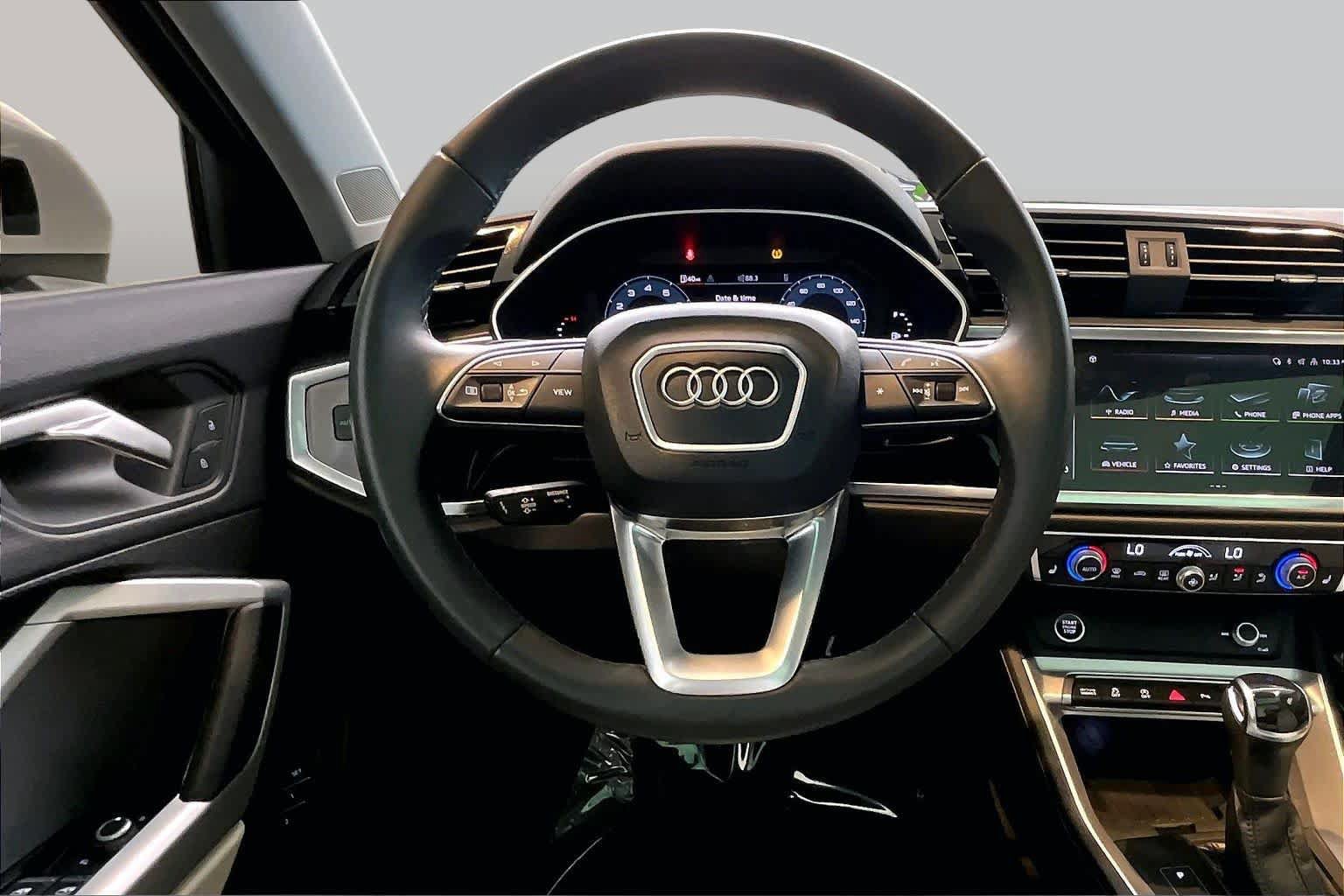 Used 2024 Audi Q3 2.0T Premium w/ Convenience Package AWD/4WD image 6