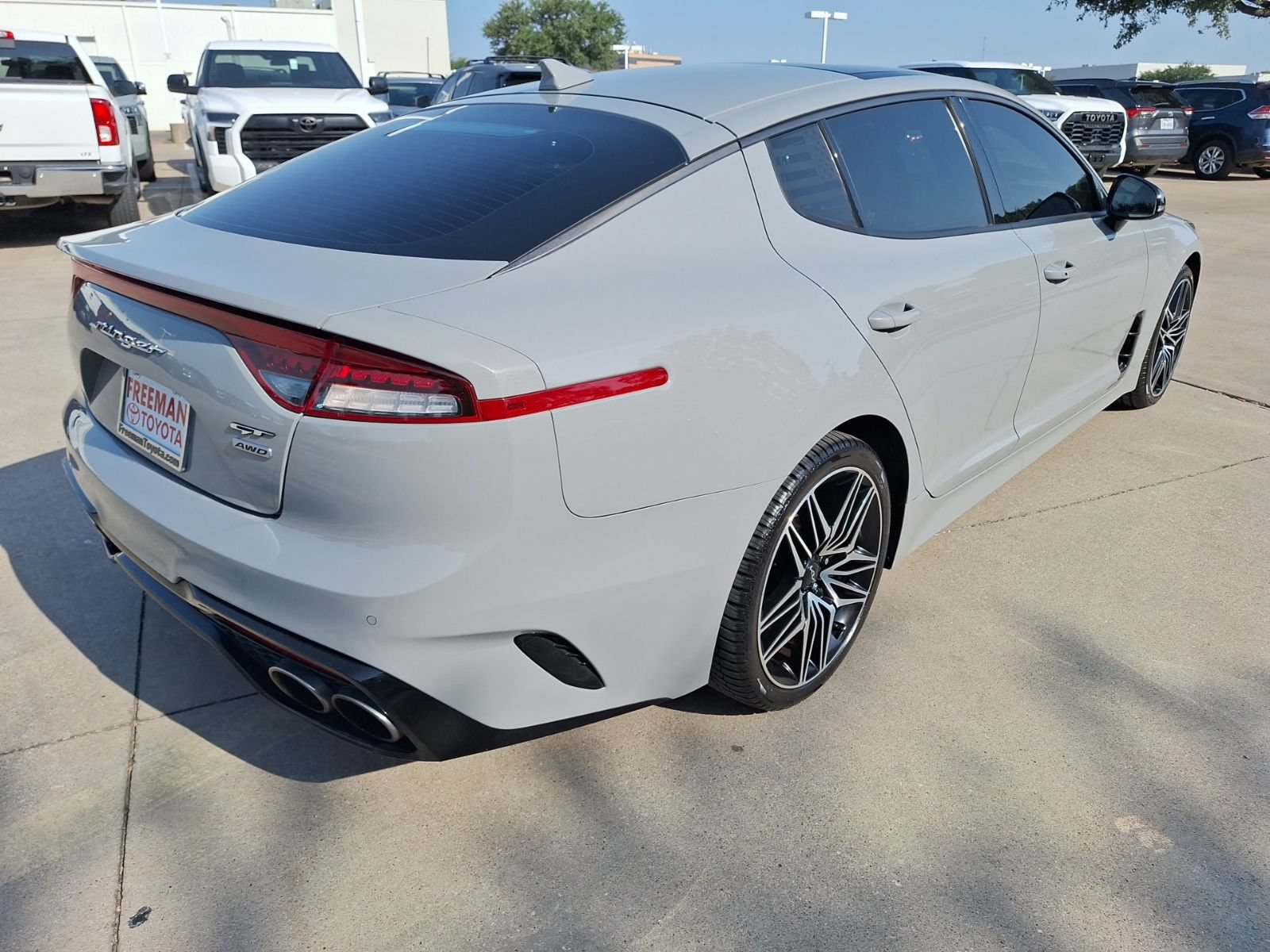 Used 2022 Kia Stinger GT1 AWD/4WD image 6