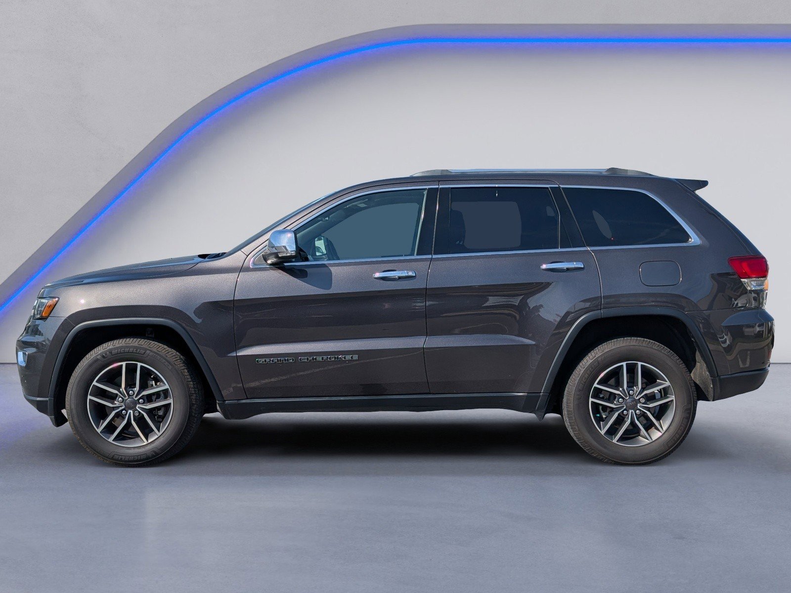 Used 2021 Jeep Grand Cherokee Limited w/ Premium Lighting Group AWD/4WD image 3