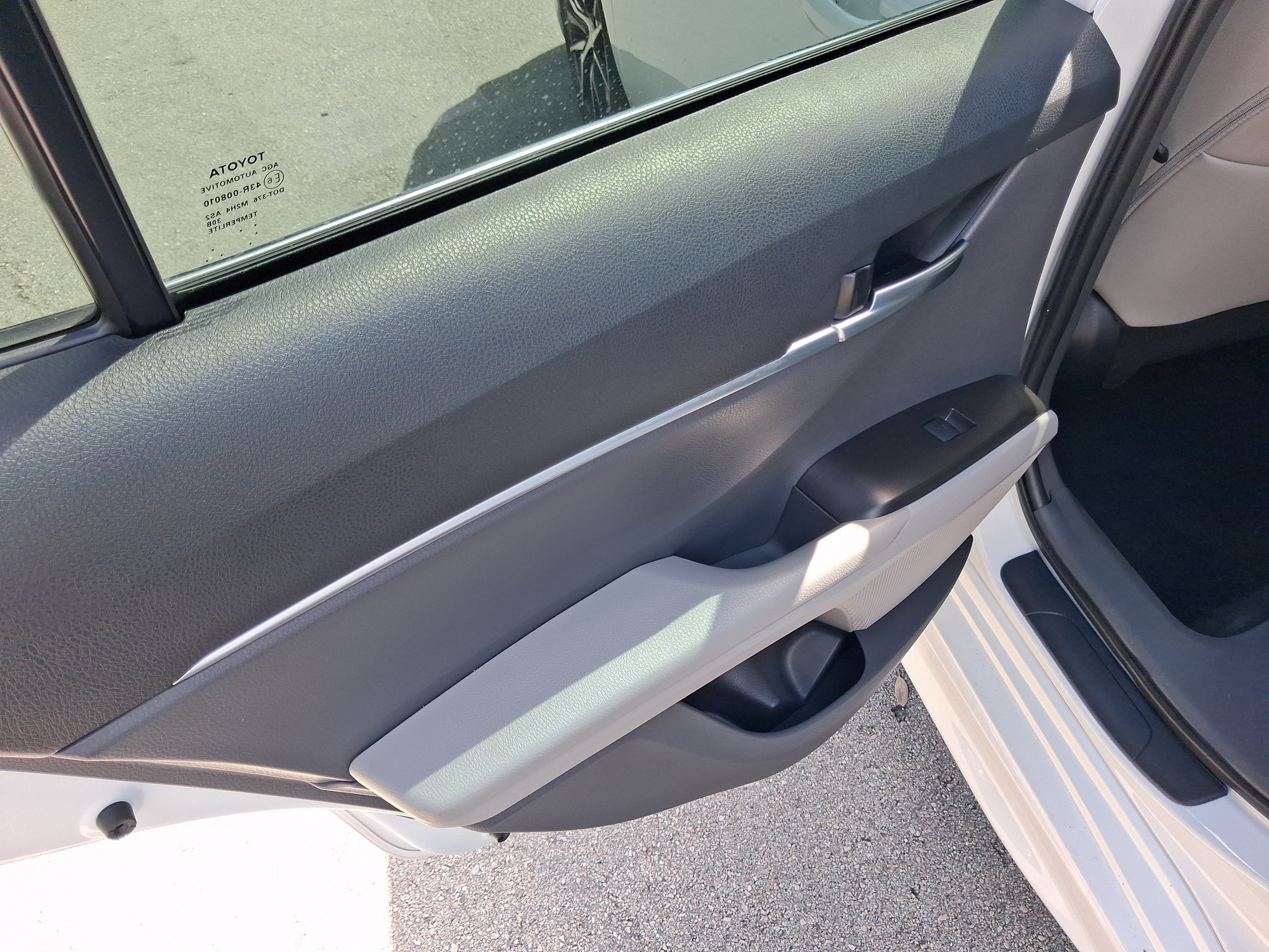 Used 2024 Toyota Camry SE FWD image 8