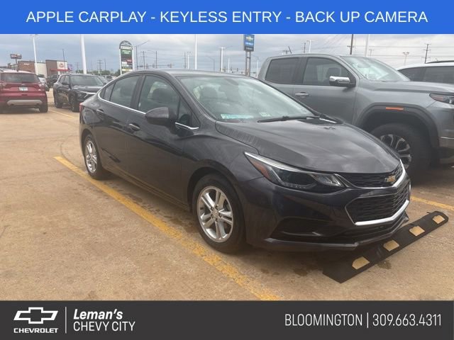 Used 2017 Chevrolet Cruze LT FWD image 1