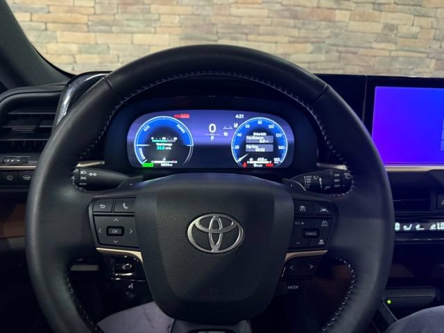 Used 2025 Toyota Crown Signia AWD/4WD image 17