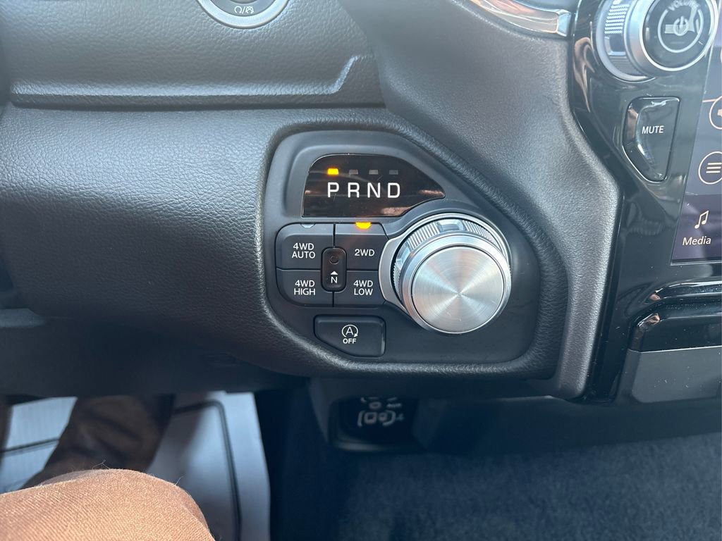 Used 2025 RAM 1500 Laramie image 25