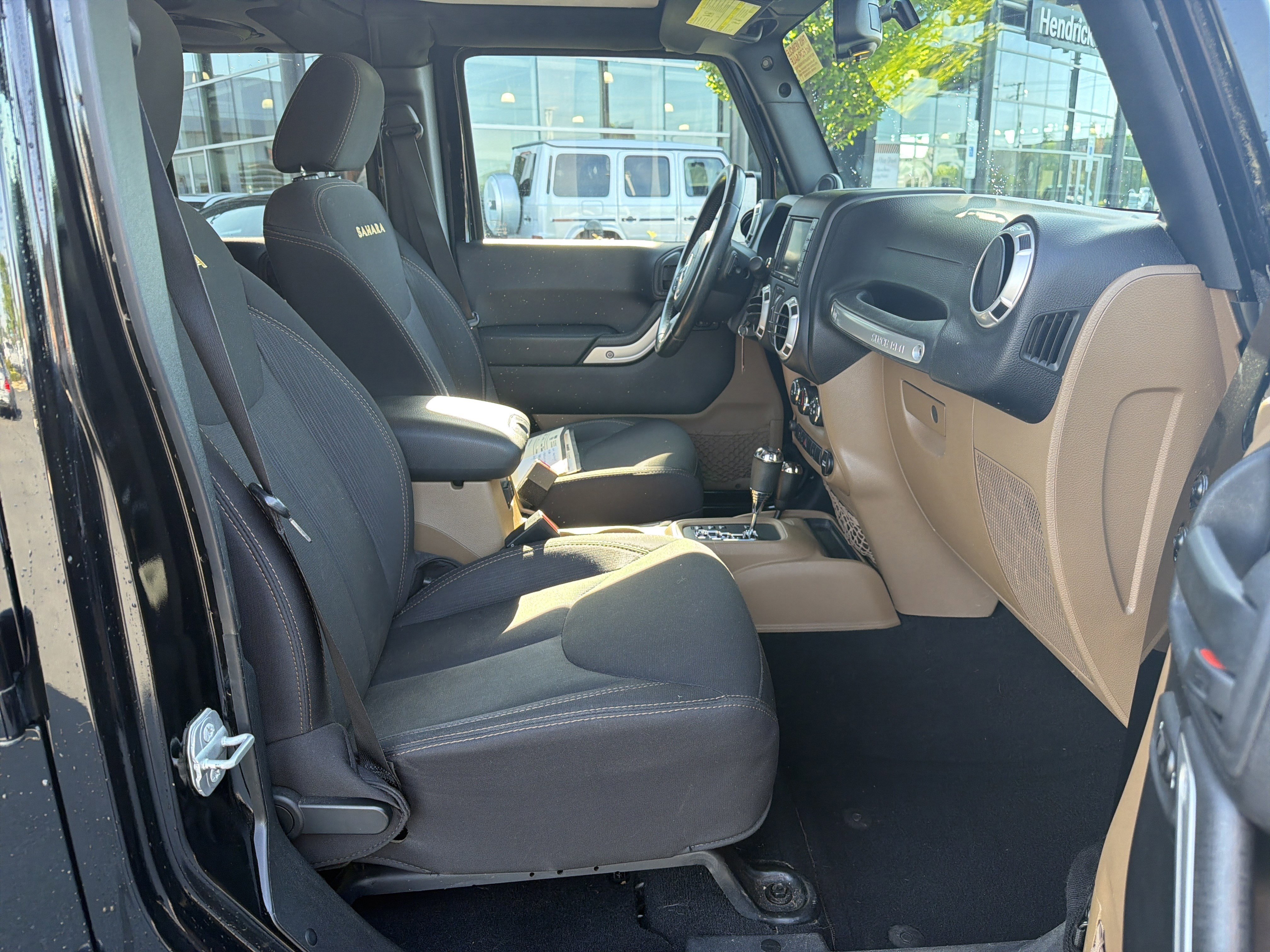 Used 2014 Jeep Wrangler Unlimited Sahara w/ Trailer Tow Group AWD/4WD image 33