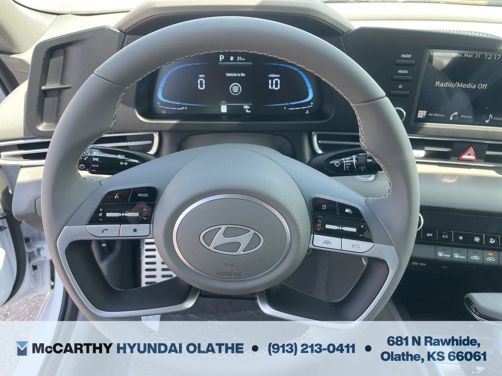 Used 2025 Hyundai Elantra Sport FWD image 6