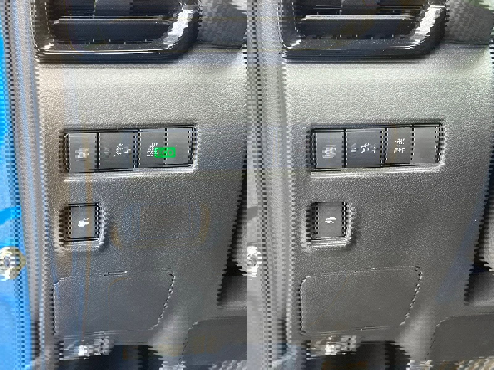 Used 2025 Nissan Sentra SV image 25