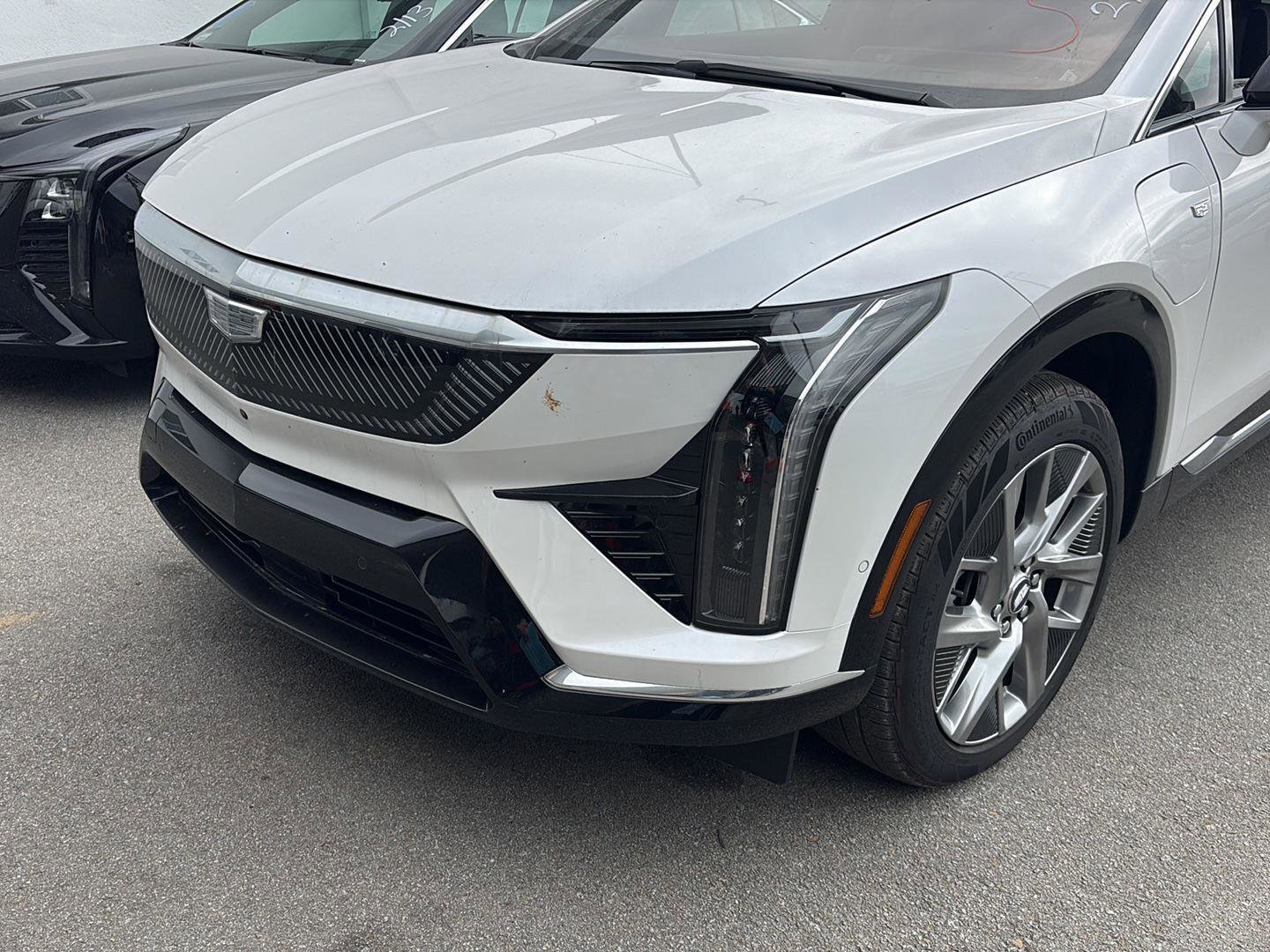 Used 2025 Cadillac Optiq Luxury 1 image 6