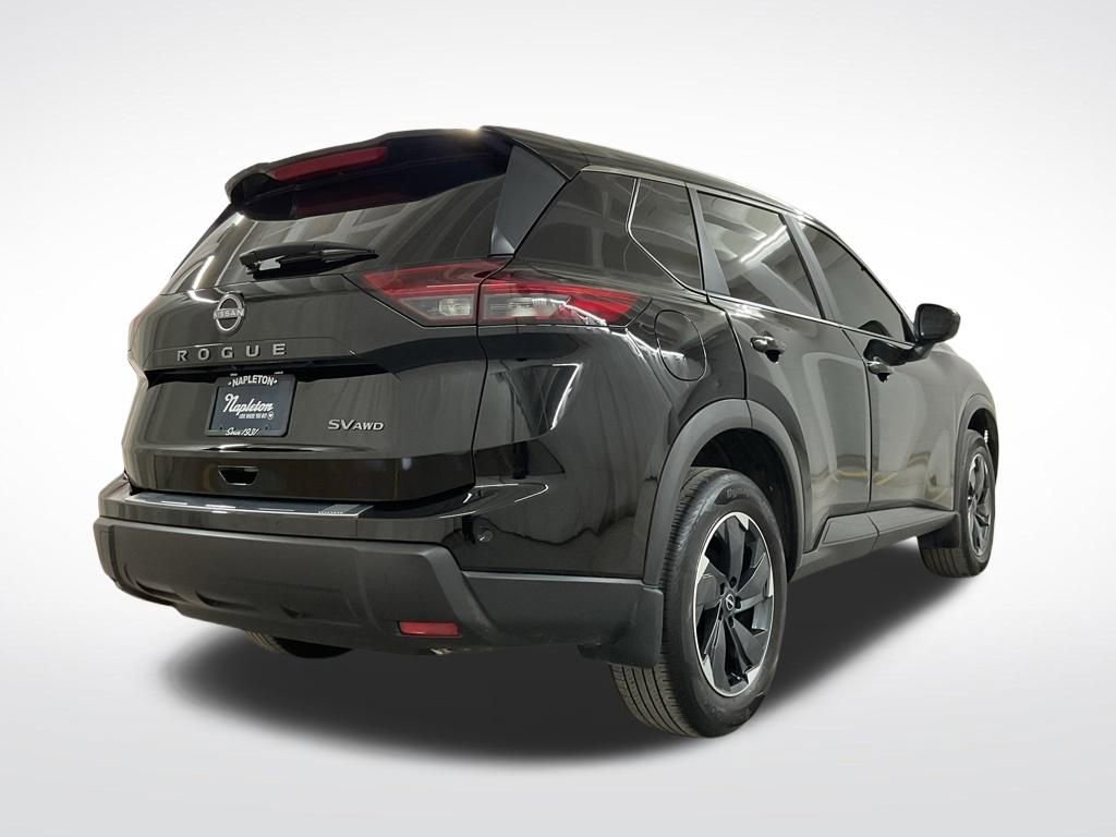 Used 2024 Nissan Rogue SV AWD/4WD image 3
