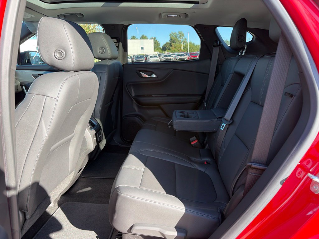 Used 2021 Chevrolet Blazer LT w/ Sound & Technology Package FWD image 41