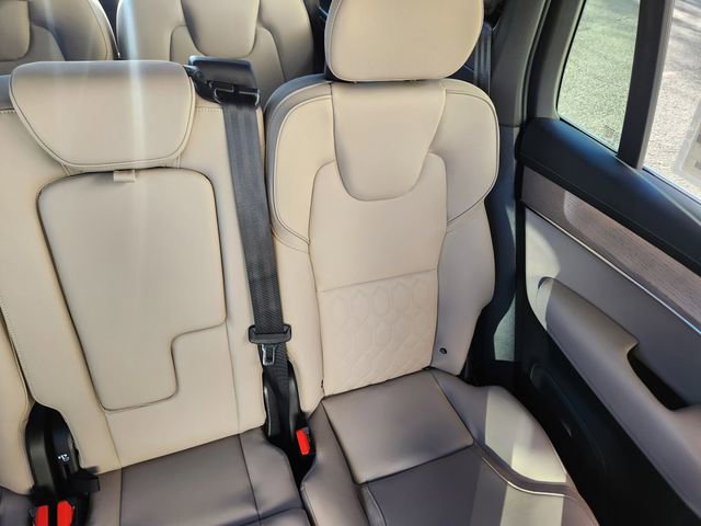 New 2026 Volvo XC90 B6 Plus w/ Protection Package Premier image 15