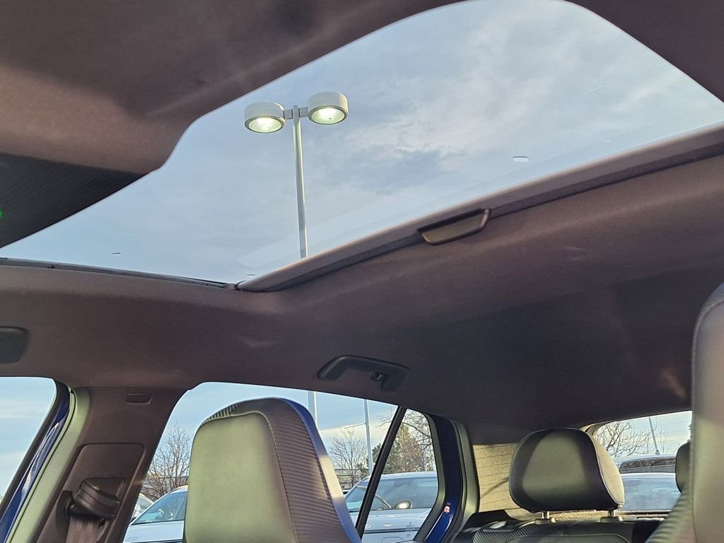 Used 2024 Volkswagen Golf R image 27