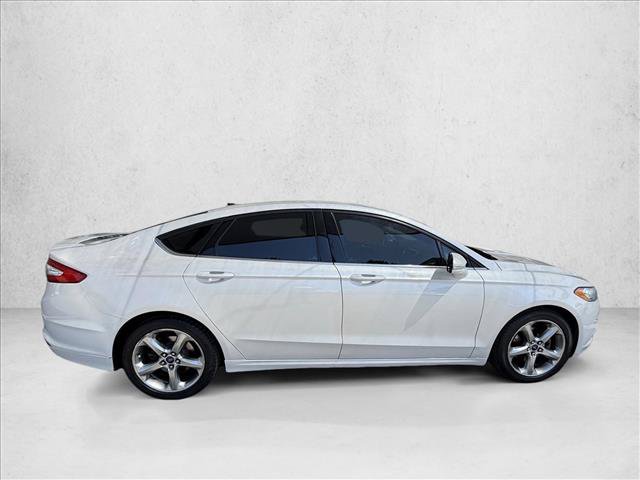 Used 2015 Ford Fusion SE w/ Equipment Group 201A FWD image 4