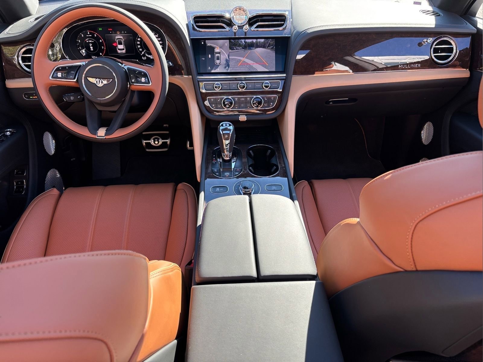 New 2025 Bentley Bentayga Extended Wheelbase image 2