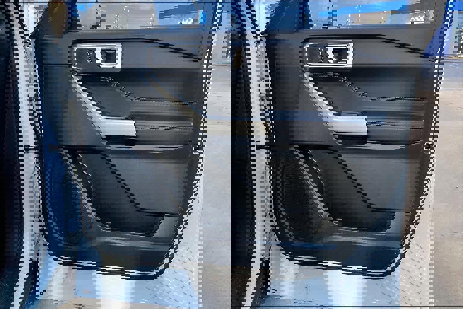 Used 2024 Ford Explorer XLT w/ Equipment Group 202A image 22