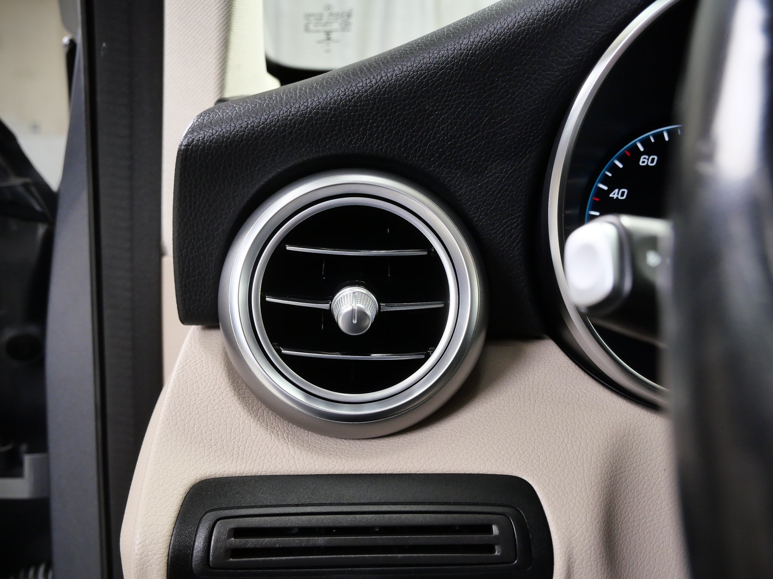 Used 2022 Mercedes-Benz GLC 300 4MATIC image 24