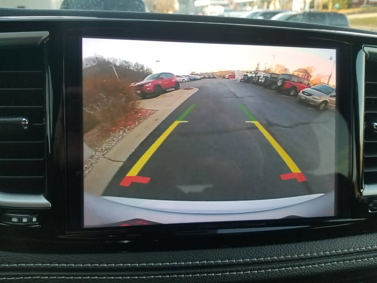 Certified 2023 Chrysler Pacifica Touring image 36