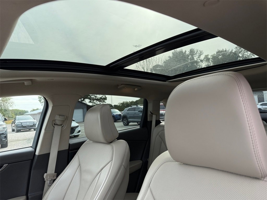 Used 2022 Lincoln Nautilus Reserve w/ Equipment Group 201A image 19