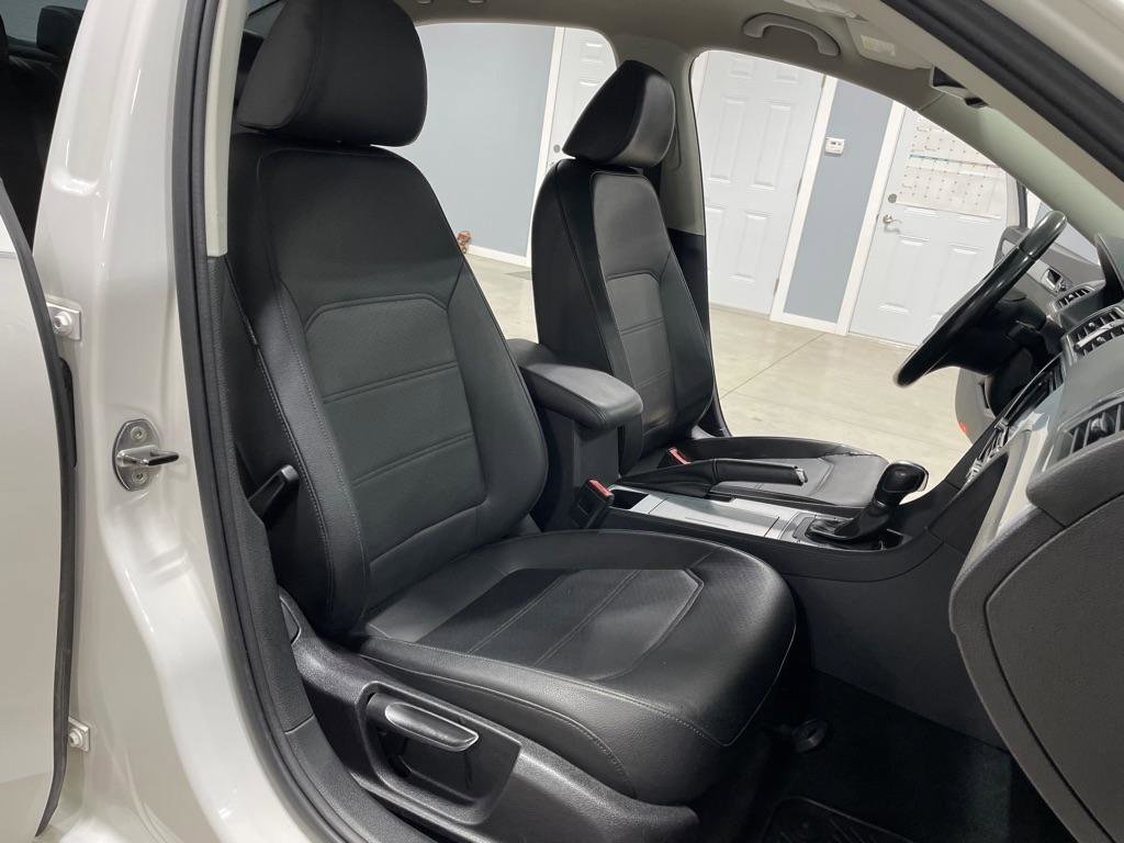 Used 2012 Volkswagen Passat 2.5 SE image 23