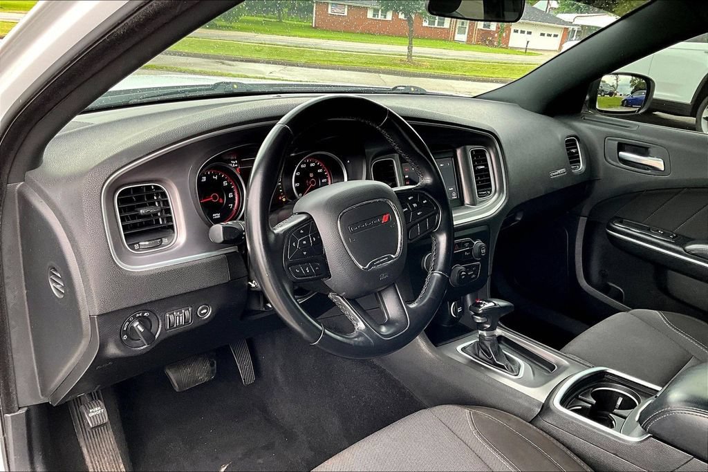 Used 2022 Dodge Charger SXT RWD image 10