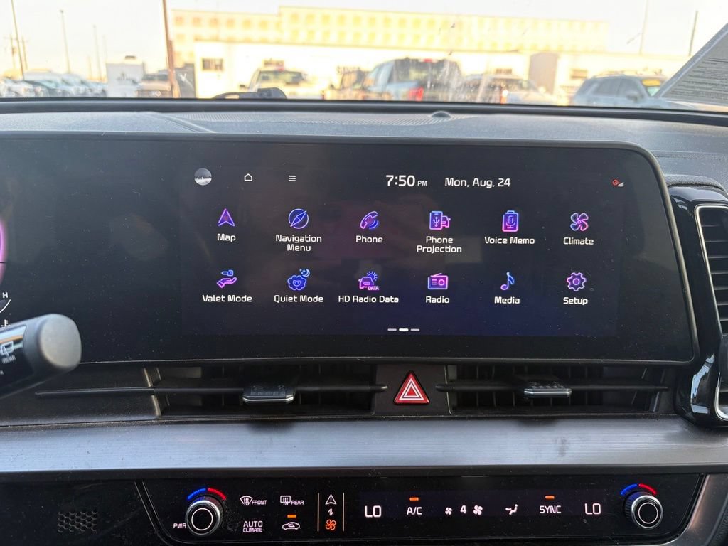 Used 2024 Kia Sportage EX FWD image 25