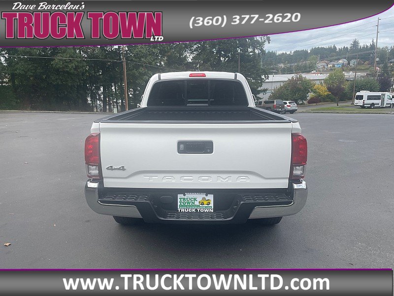 Used 2022 Toyota Tacoma SR5 w/ SR5 Appearance Package (SM) AWD/4WD image 4