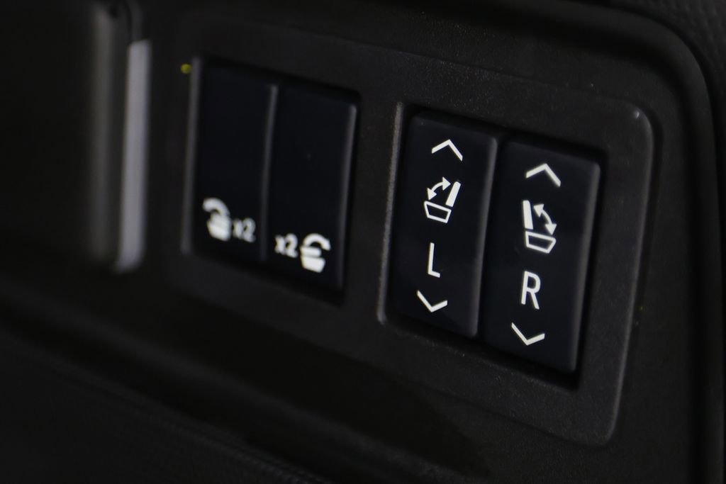 Used 2025 Cadillac Escalade V image 13