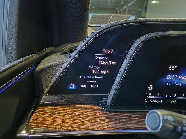 Used 2024 Cadillac Escalade Premium Luxury AWD/4WD image 27