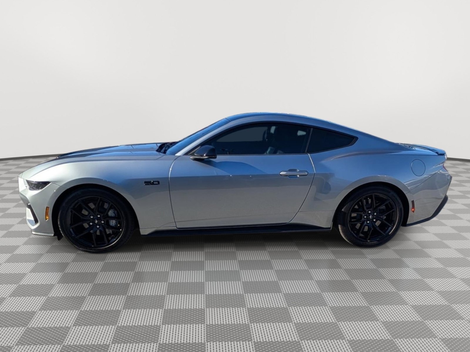 Used 2025 Ford Mustang GT Premium RWD image 2
