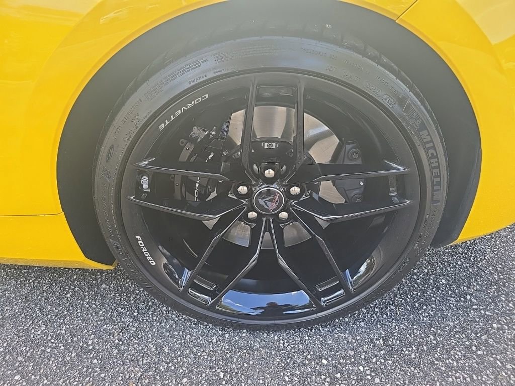 Used 2025 Chevrolet Corvette Z06 RWD image 11