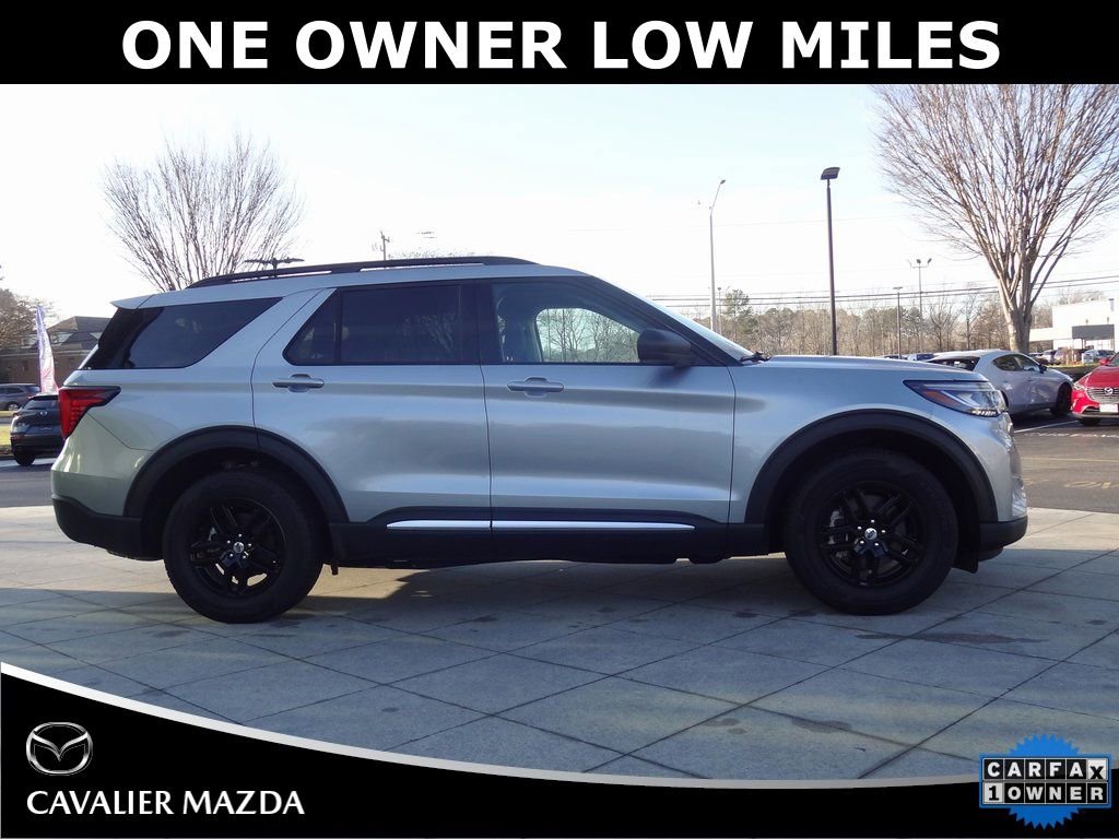 Used 2025 Ford Explorer Active image 3