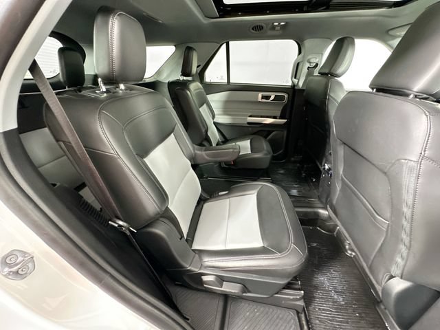 Used 2023 Ford Explorer XLT w/ Equipment Group 202A AWD/4WD image 29