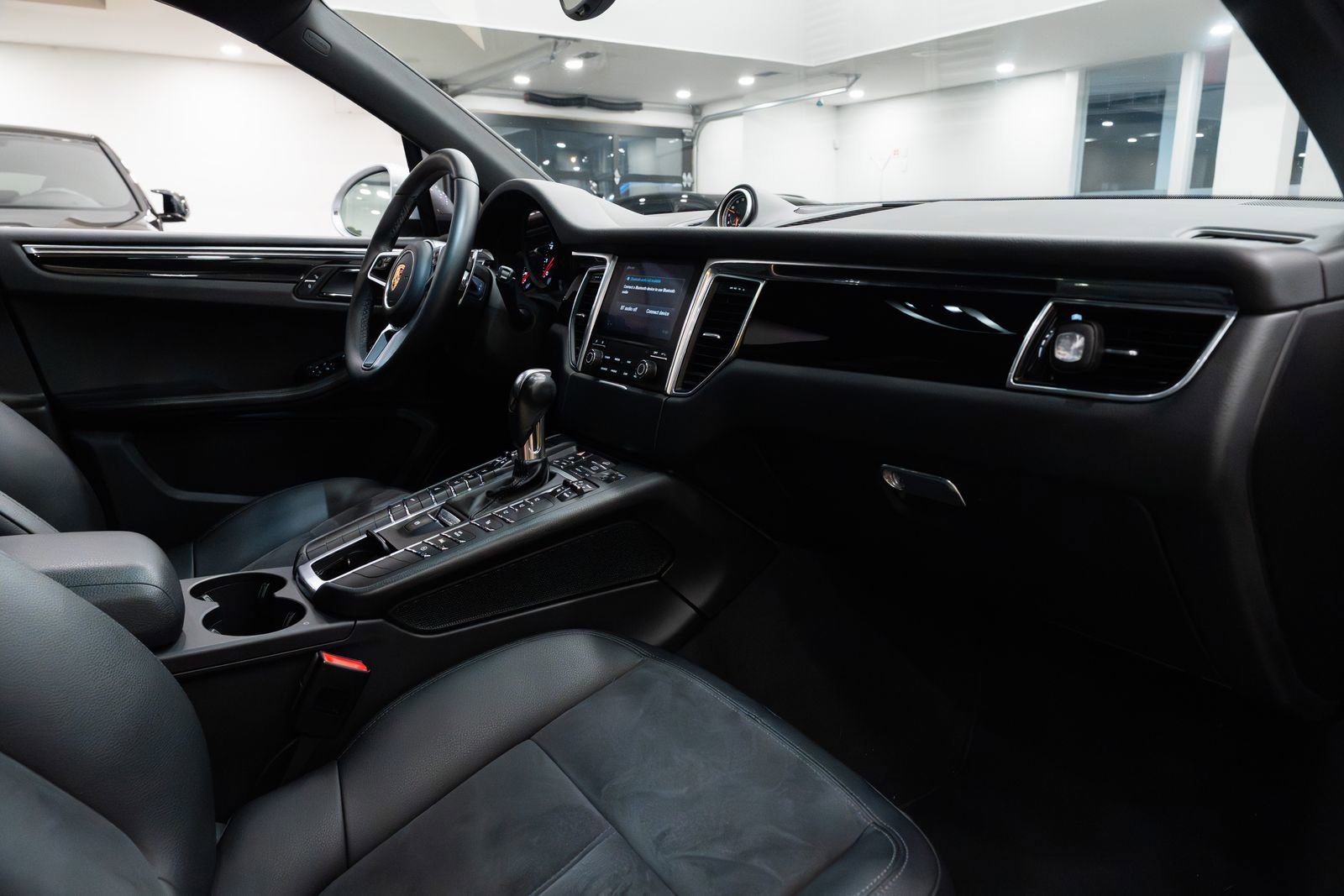 Used 2017 Porsche Macan image 9