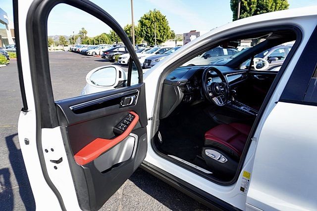 Used 2020 Porsche Macan S image 44