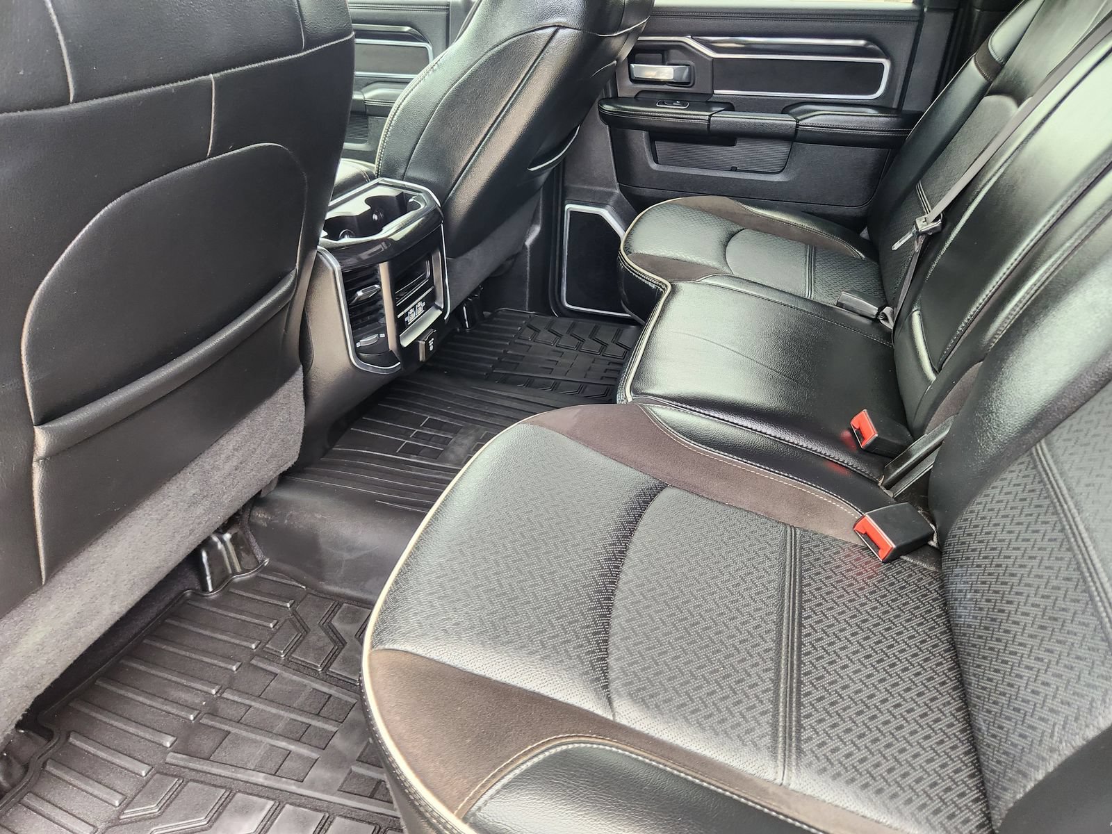 Used 2022 RAM 3500 Laramie w/ Night Edition AWD/4WD image 33