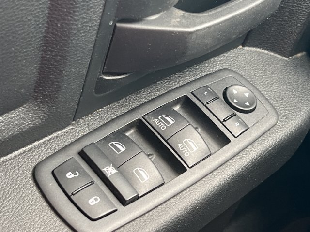 Used 2022 RAM 3500 Tradesman RWD image 31