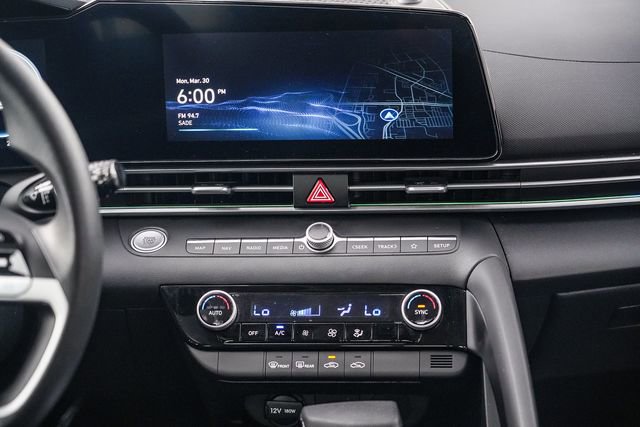 Used 2024 Hyundai Elantra SEL image 15