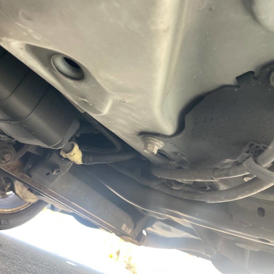 Used 2010 Cadillac DTS Luxury image 50