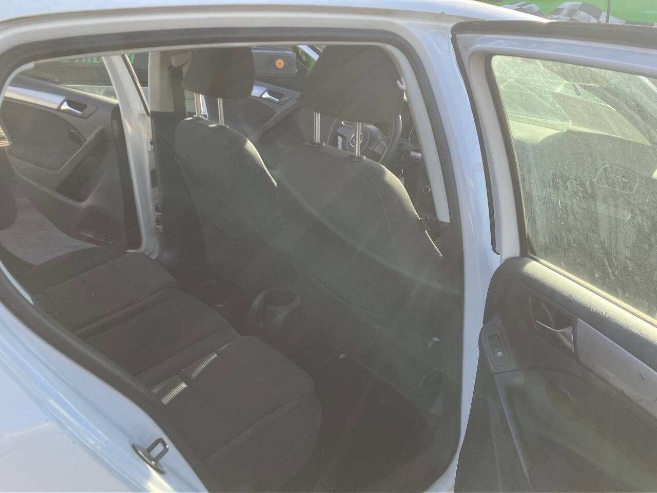 Used 2010 Volkswagen Golf 4-Door image 26