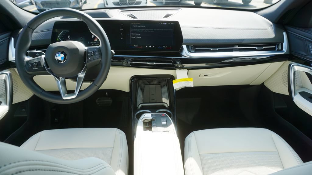 Used 2026 BMW X2 xDrive28i w/ Technology Package AWD/4WD image 12