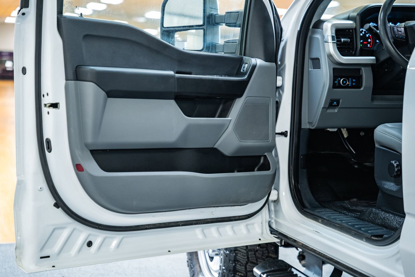 Used 2023 Ford F250 XL w/ XL Off-Road Package image 45