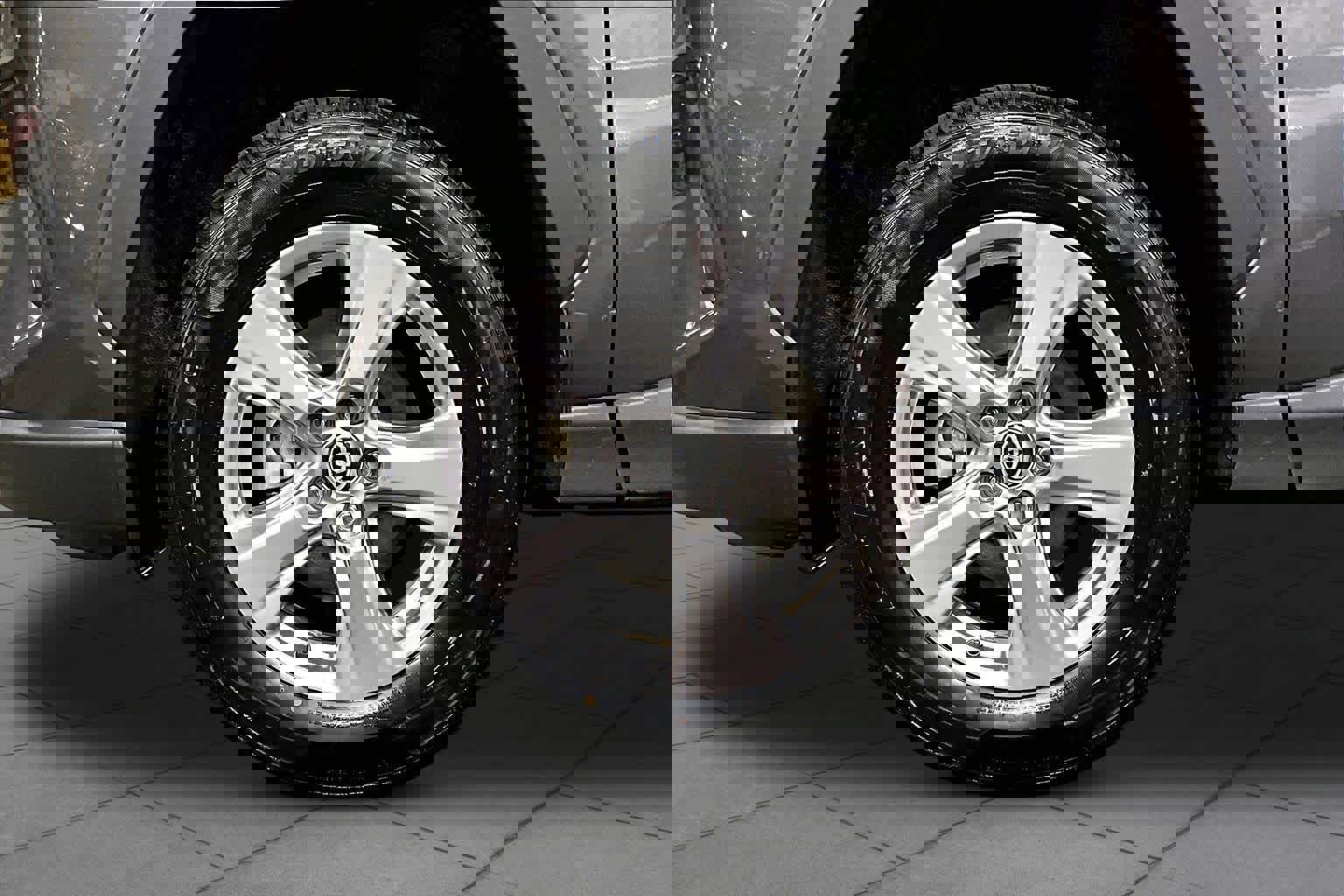 Used 2025 Toyota RAV4 XLE AWD/4WD image 11