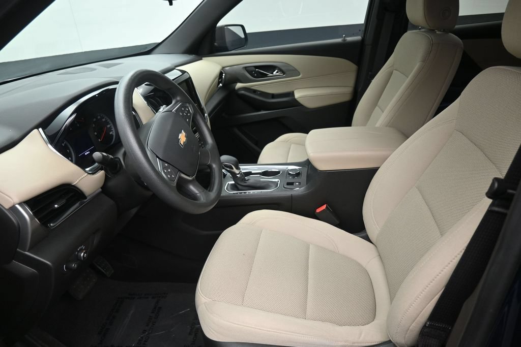 Used 2023 Chevrolet Traverse LS FWD image 12