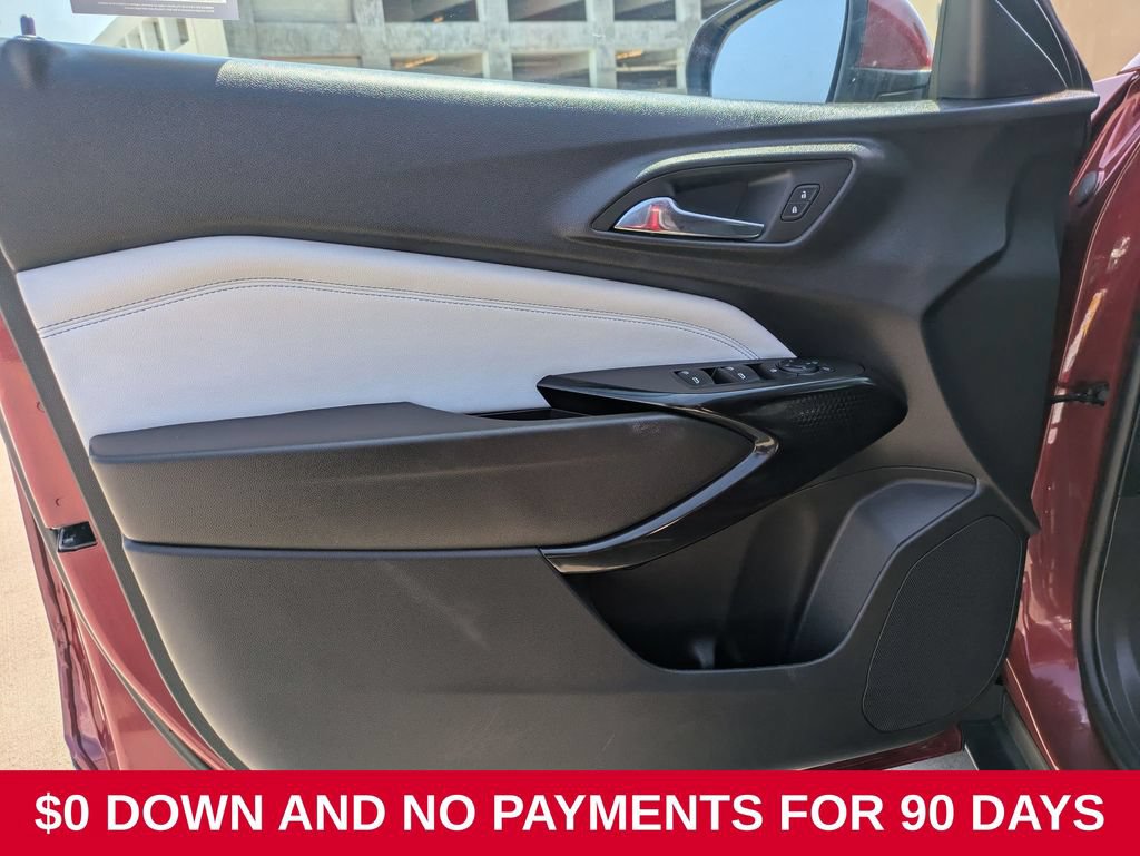 Used 2025 Chevrolet Trax LT w/ LT Convenience Package FWD image 18