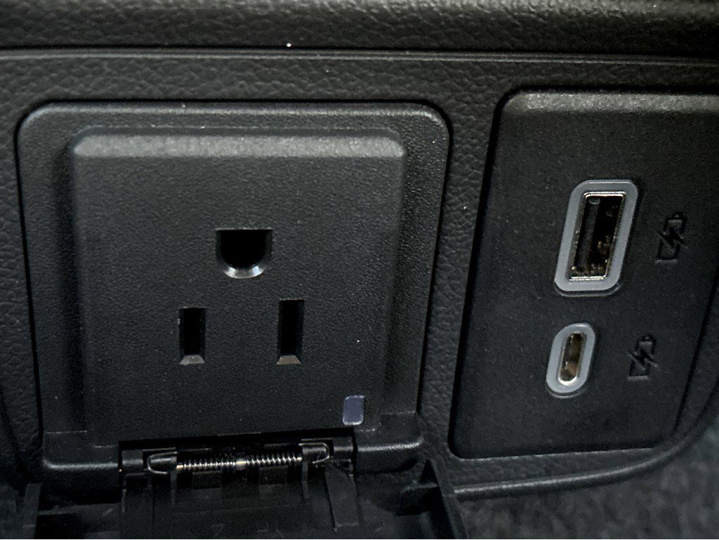 Used 2023 Buick Encore GX Essence w/ Experience Buick Package image 27