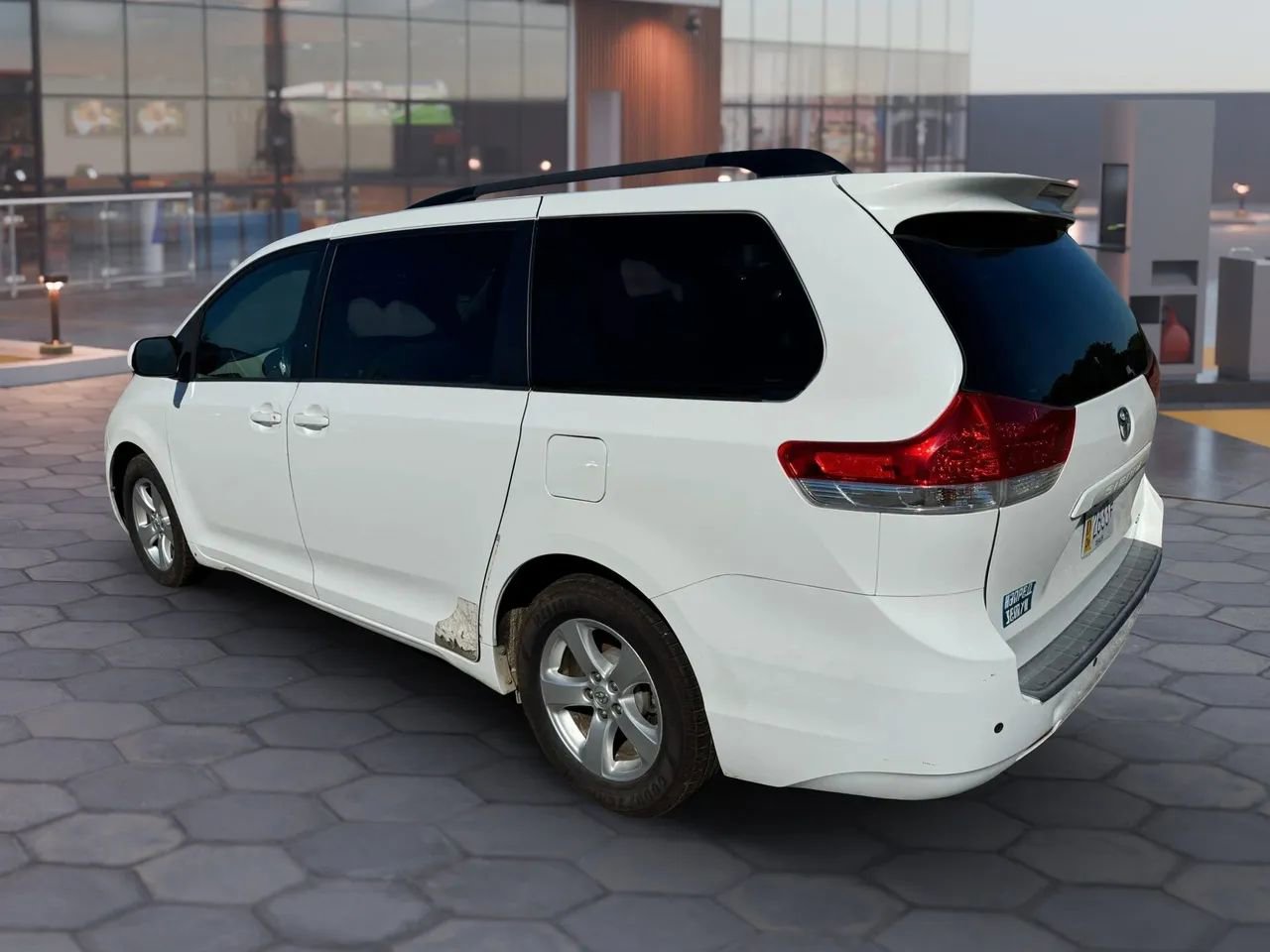 Used 2013 Toyota Sienna LE image 5