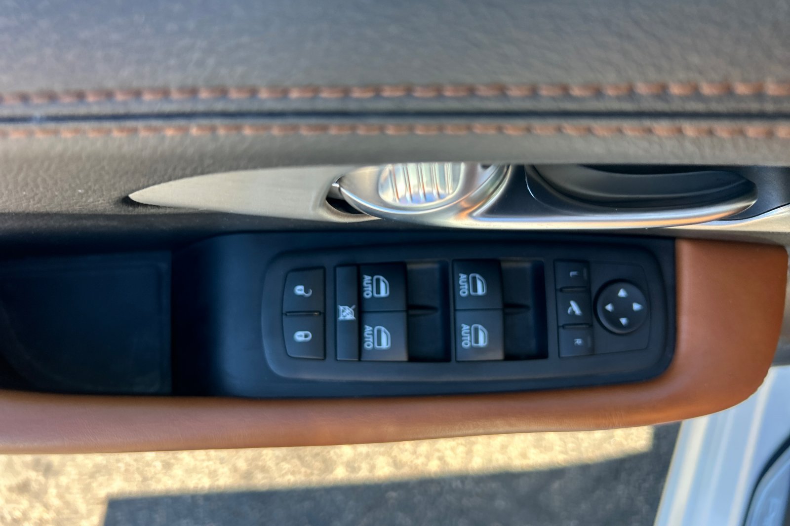 Used 2026 Chrysler Pacifica Pinnacle AWD/4WD image 11