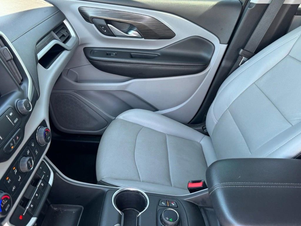 Used 2022 GMC Terrain SLT image 13